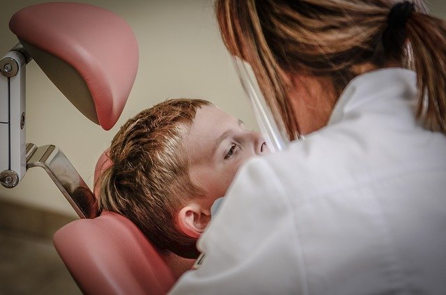 What Age Should a Child Go to The Dentist for The First Time