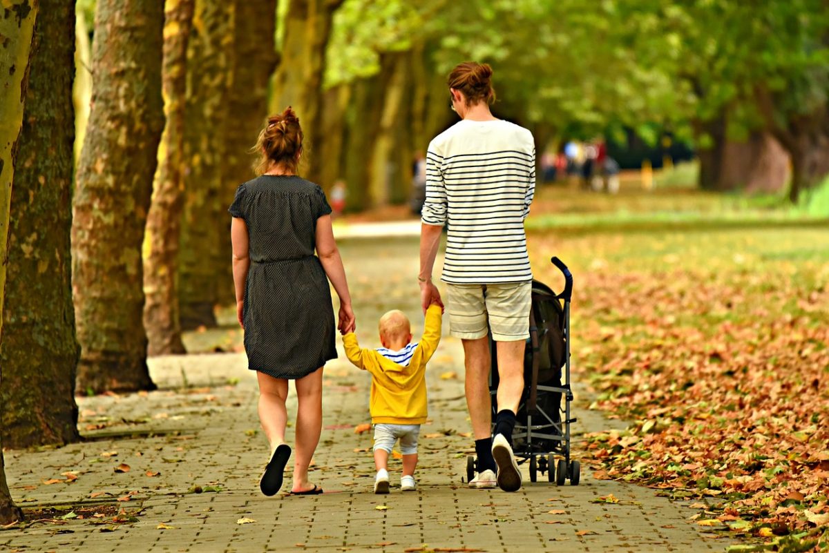 At What Age do Babies Start Walking?